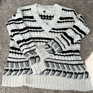 Women’s V-Neck Sweater Like New